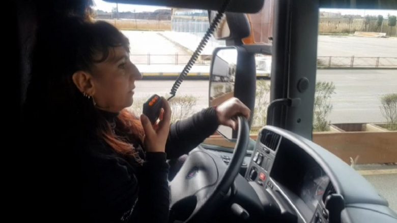 Gra dhe burra, të gjithë kamionistë – historia e rrallë e familjes nga Durrësi