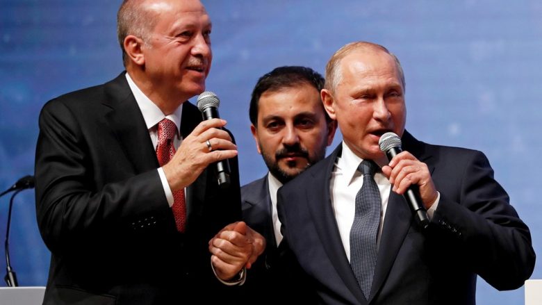 Erdogan flet me Putinin: E rëndësishme është të arrihet një armëpushim