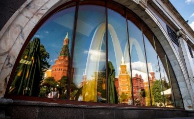 Mbi 200 korporata perëndimore janë larguar nga tregu rus