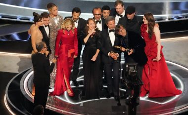 Filmi “CODA” triumfon në “Oscars 2022” – gjithçka që ndodhi në mbrëmjen më të madhe të ndarjes së çmimeve të filmit