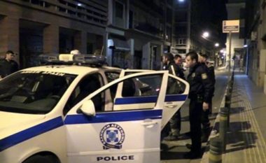 Oficerja qëllon me armë zjarri 30-vjeçarin shqiptar në Athinë