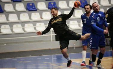 Rahoveci fiton derbin ndaj Kastriotit në hendboll dhe ngritet në vendin e tretë