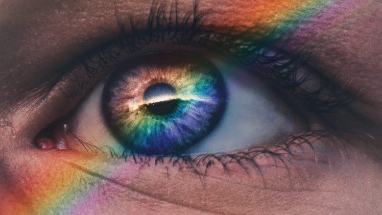 Çfarë e përcakton ngjyrën e syve dhe a mund të ndryshojë ajo me kalimin e kohës?