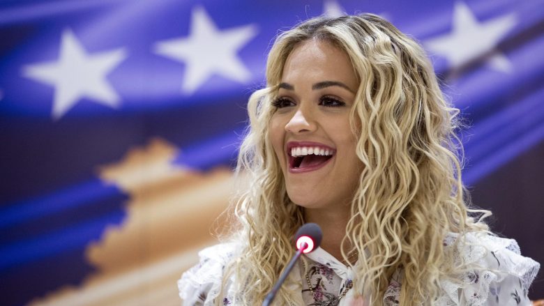 Rita Ora promovon Kosovën në intervistën e re për revistën australiane: Është një vend i bukur, njerëzit duhet ta vizitojnë atë