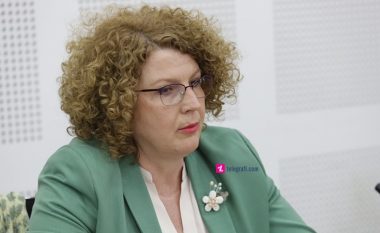 Ministrja Hajdari rrëfen detaje për aksidentin: Fëmija u përplas në veturën time