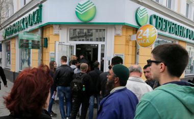 Banka shtetërore ruse Sberbank me humbje të mëdha, largohet nga tregu evropian