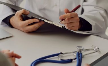 Pyper: 71% e qytetarëve të anketuar mendojnë se çmimet e shërbimeve mjekësore në Institucionet e Sistemit Shëndetsor Privat janë të larta