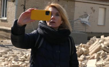 Agresioni rus në Ukrainë: Kjo grua po bën luftën e saj kundër Putinit - dhe gjithçka që i nevojitet është telefoni i saj celular