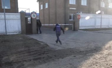 Ekipi i Sky News ishte në shënjestër të rusëve në Ukrainë – kameramani arriti ta filmonte ngjarjen pavarësisht rrethanave