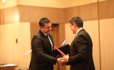 Nënshkruhet memorandum bashkëpunimi në mes Maqedonisë dhe Bullgarisë në fushën e rinisë dhe sportit
