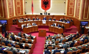Kuvendi i Shqipërisë miraton me 123 vota rezolutë për mbështetjen e Ukrainës