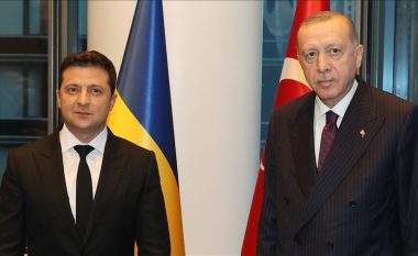 Erdogan bisedë telefonike me Zelenskyn – temë e diskutimit ishte intensifikimi i dialogut mes Ukrainës dhe Rusisë