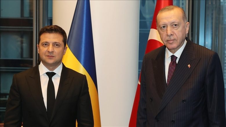 Erdogan bisedë telefonike me Zelenskyn – temë e diskutimit ishte intensifikimi i dialogut mes Ukrainës dhe Rusisë