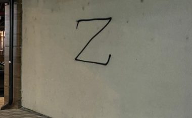 Shtime, në një kishë shfaqen grafite me shkronjën “Z”