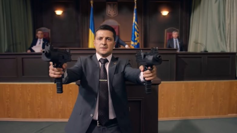 Seriali ku luajti Volodymyr Zelensky është bërë hit, vërshojnë kërkesat e shumta për të blerë të drejtat e transmetimit të tij