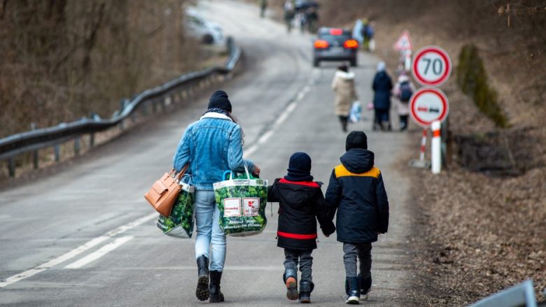 Gati dy të tretat e fëmijëve të Ukrainës janë larguar nga shtëpitë e tyre, thotë UNICEF