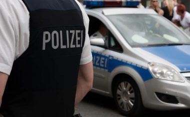 Burri nga Gjermania gërvishti 260 vetura – e pranoi në polici se e bëri sepse ua kishte zili pronarëve të tyre