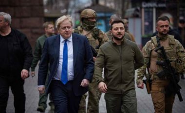 Moska ia ndalon hyrjen në Rusi kryeministrit britanik, Sekretares së Jashtme dhe atij të Mbrojtjes