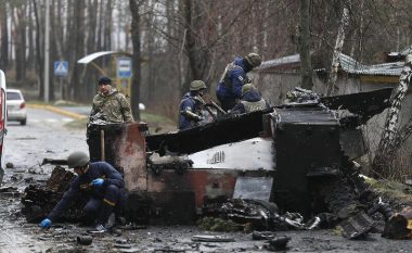 Ukrainasit pretendojnë se ushtria ruse përdori fëmijët si mburojë derisa po tërhiqeshin