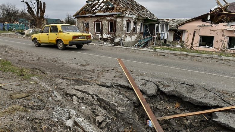 Kërkesa qesharake e Kremlinit, u kërkon ushtarëve ukrainas në Mariupol të dorëzohen