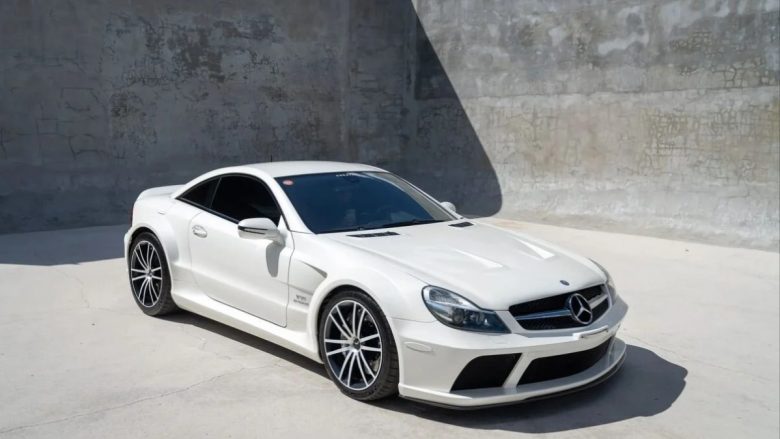 Mercedes-Benz SL65 AGM Black Serie i prodhuar në 2019, ka vetëm 30 mijë të kaluara – por po shitet për 336 mijë dollarë