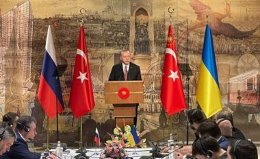 Zelensky diskuton me presidentin turk për evakuimin e civilëve në Mariupol