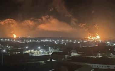 Depot e naftës në Bryansk të Rusisë përfshihen nga zjarri – dëshmitarët thonë se fillimisht dëgjuan shpërthime të fuqishme