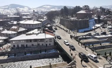 Rrahje në një qendër votimi në Novi Pazar