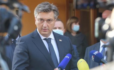 Kryeministri kroat: Diplomatët e dëbuar rusë u larguan nga Zagrebi