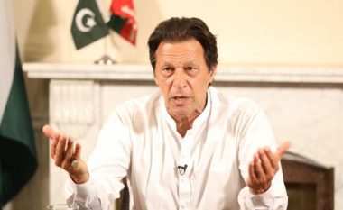 Shkarkohet kryministri pakistanez, Imran Khan