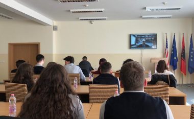 Rreth 50 nxënës nga Gjakova dhe Prishtina u trajnuan rreth sidave të ujit nga Rotary Club