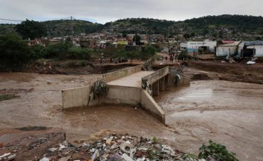 Përmbytje të paprecedenta në Afrikën e Jugut, mbi 250 viktima dhe shumë të zhdukur