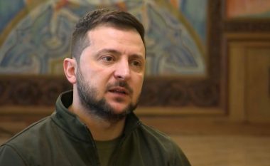 Presidenti Zelensky u përfshi në një aksident me makinë në Kiev