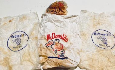 Gjatë rinovimit të shtëpisë, brenda murit, çifti amerikan gjeti McDonald's të viteve 1950 me patate të skuqura