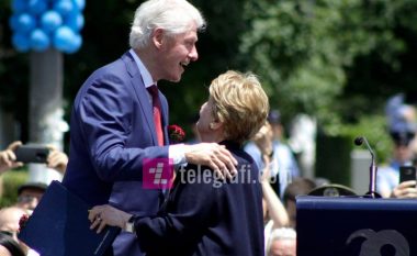 Bill Clinton kujton vizitën me Albright në Kosovë, në 20-vjetorin e ndërhyrjes së NATO-s: Kaluam një ditë të lumtur së bashku
