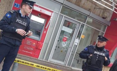 Policia jep detaje për grabitjen në bankë, dyshohet se janë grabitur rreth tetë mijë euro