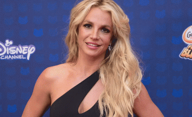 Britney Spears nënshkruan një marrëveshje me mbi 13 milionë euro me një shtëpi botuese për të shkruar libër për jetën e saj