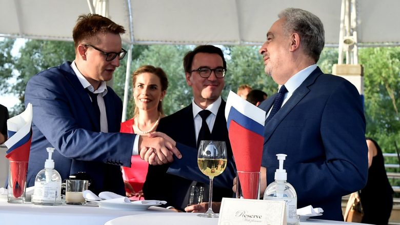Mali i Zi dëbon diplomatët rusë – ata kanë kohë shtatë ditë për ta lërë vendin