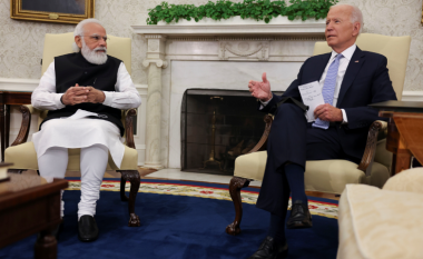 Pas video-bisedës me Bidenin, kryeministri indian i bëri thirrje Putinit dhe Zelenskyt që të takohen “sy më sy”