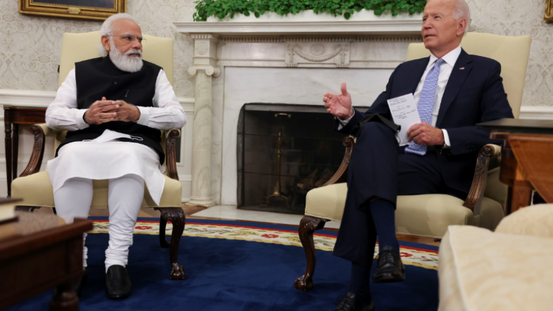 Pas video-bisedës me Bidenin, kryeministri indian i bëri thirrje Putinit dhe Zelenskyt që të takohen “sy më sy”