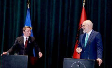 Varhelyi: Pa nisjen e dialogut vështirë të flasim për integrimin në BE – për Kosovën e kemi një paketë shumë të madhe ekonomike