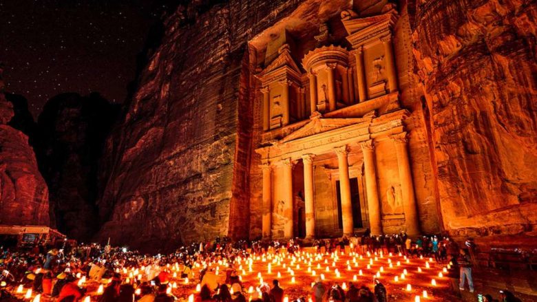 Petra, mrekullia “e kuqe” e botës