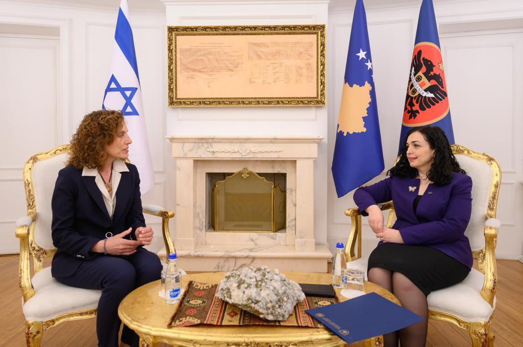 Ambasadorja e Izraelit në Kosovë ia dorëzon letren kredenciale presidentes Vjosa Osmani