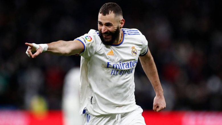 Karim Benzema është çmendur, shënon dy herë në portën e Chelseat