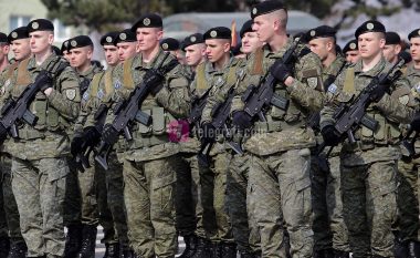 Ministria e Mbrojtjes shpall tender prej 2 milionë eurove për furnizim me çizme verore e dimërore për ushtarët e FSK-së