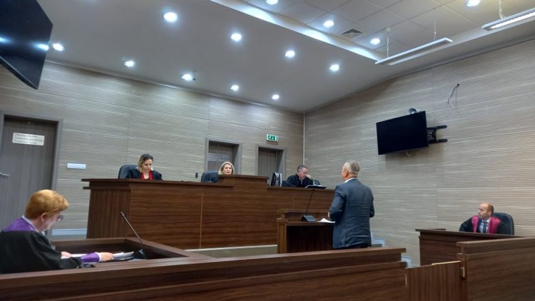 Prokuroria kërkon dënimin e inspektorit tatimori të ATK-së i akuzuar për marrje ryshfeti, mbrojtja lirimin e tij