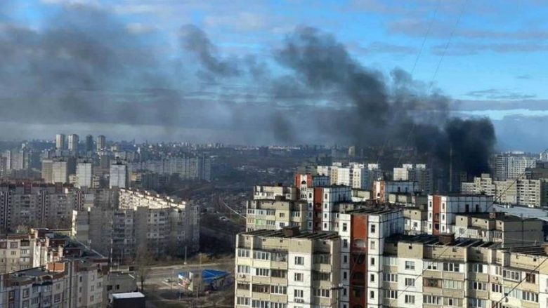 Aeroporti i Odesës u godit nga një sulm me raketa