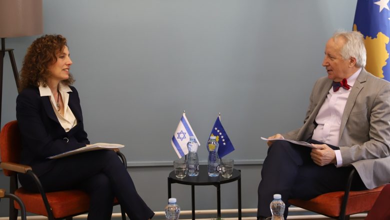 Ministri Latifi dhe ambasadorja izraelite bisedojnë për bashkëpunimin në shëndetësi