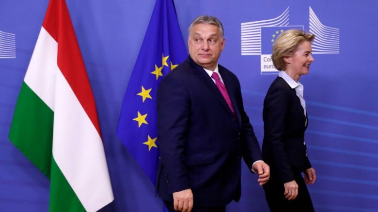 Komisioni i BE-së paralajmëron Hungarinë: Nëse paguani në rubla, ju shkelni sanksionet tona ndaj Rusisë