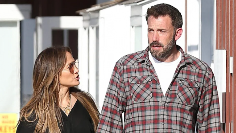 Ben Affleck dhe Jennifer Lopez shihen dorë për dore gjatë një dalje për vikend në Los Angeles pak ditë pas fejesës